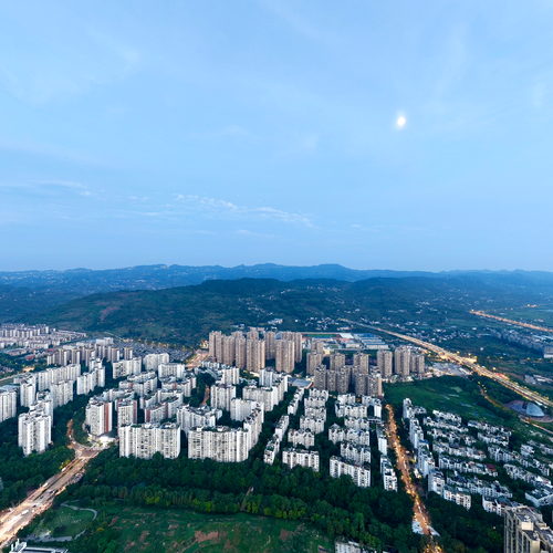 成都龙泉东山国际对面